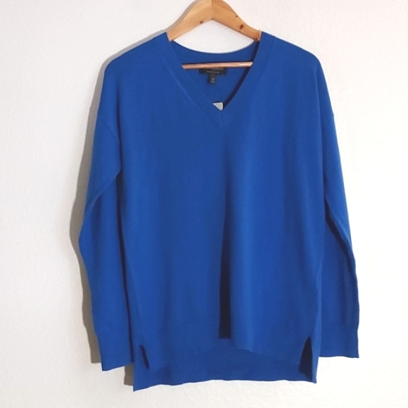 Banana Republic Sweaters - NWT Banana Republic Premium Luxe  Yarn Sweater Blue Medium